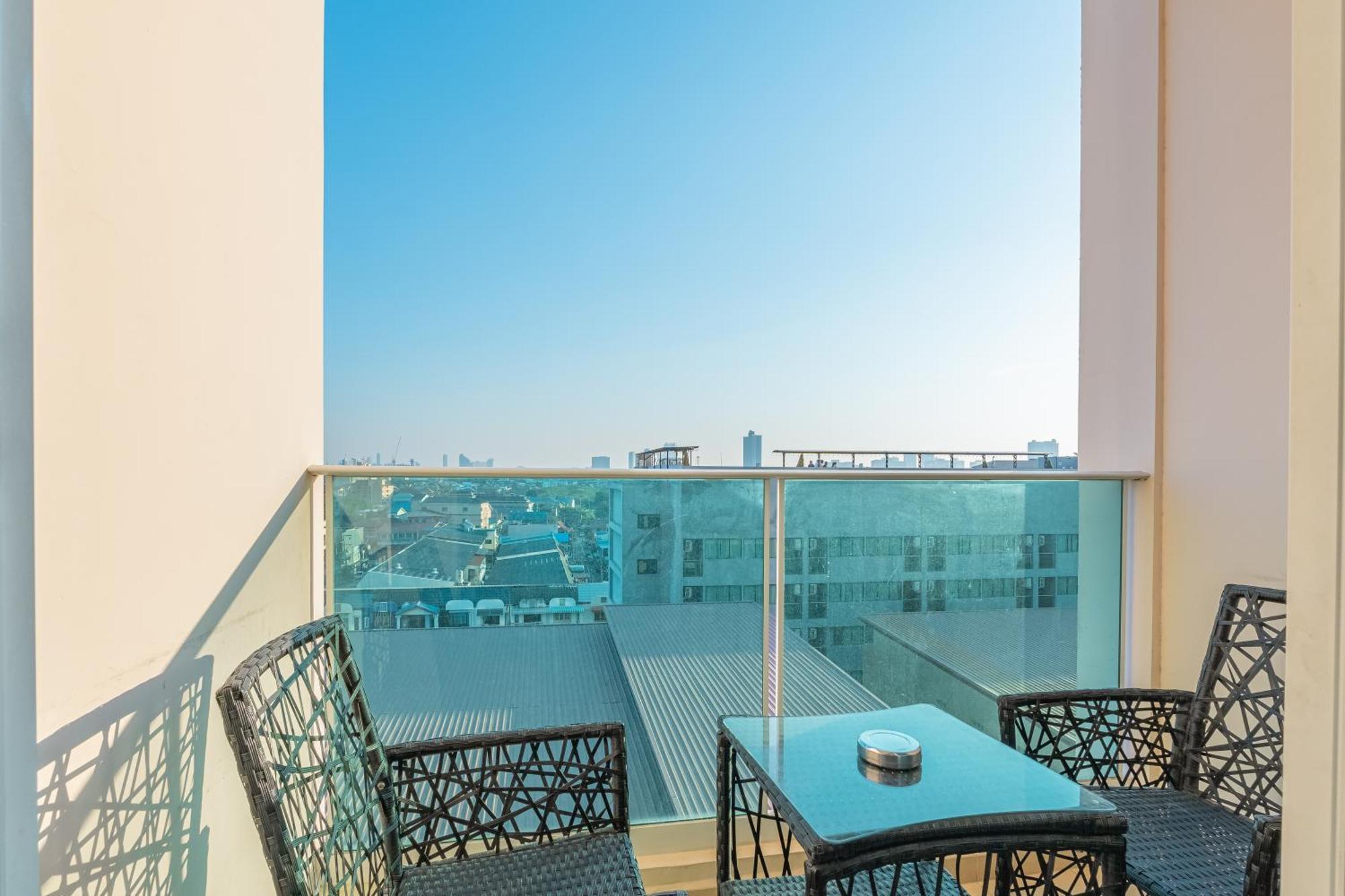 City Garden Tower By Pattaya Holiday Екстериор снимка