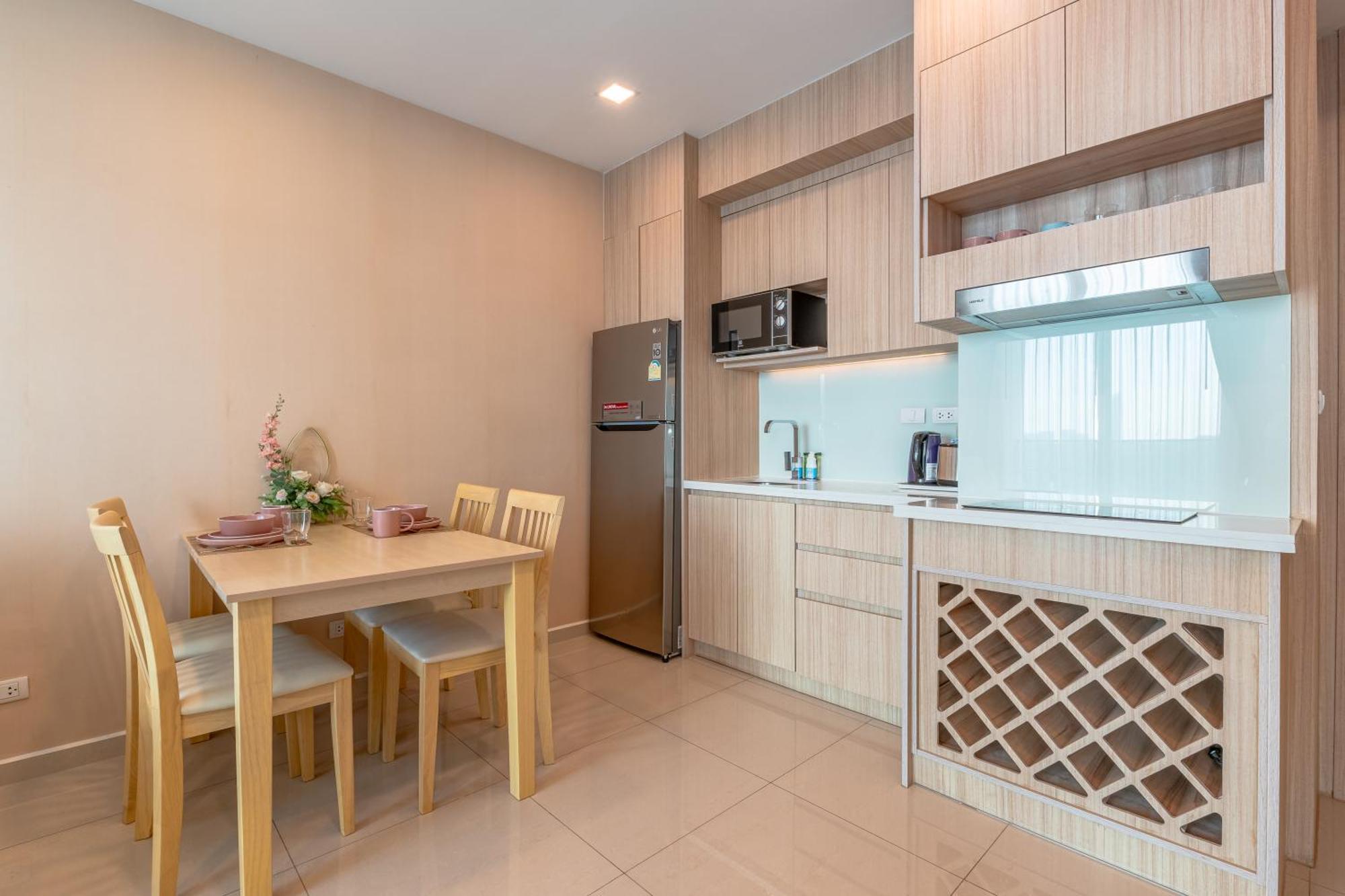 City Garden Tower By Pattaya Holiday Екстериор снимка