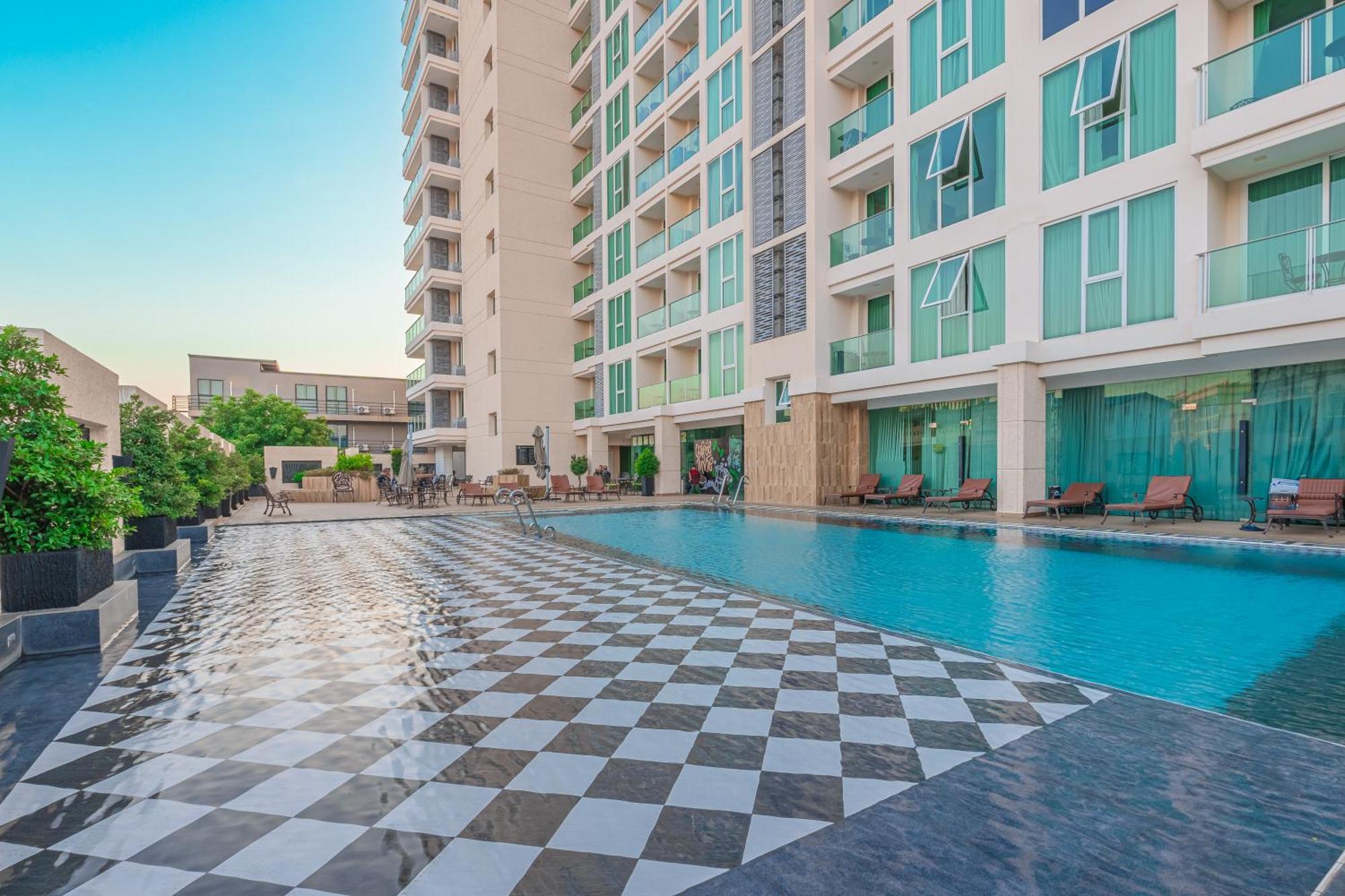 City Garden Tower By Pattaya Holiday Екстериор снимка