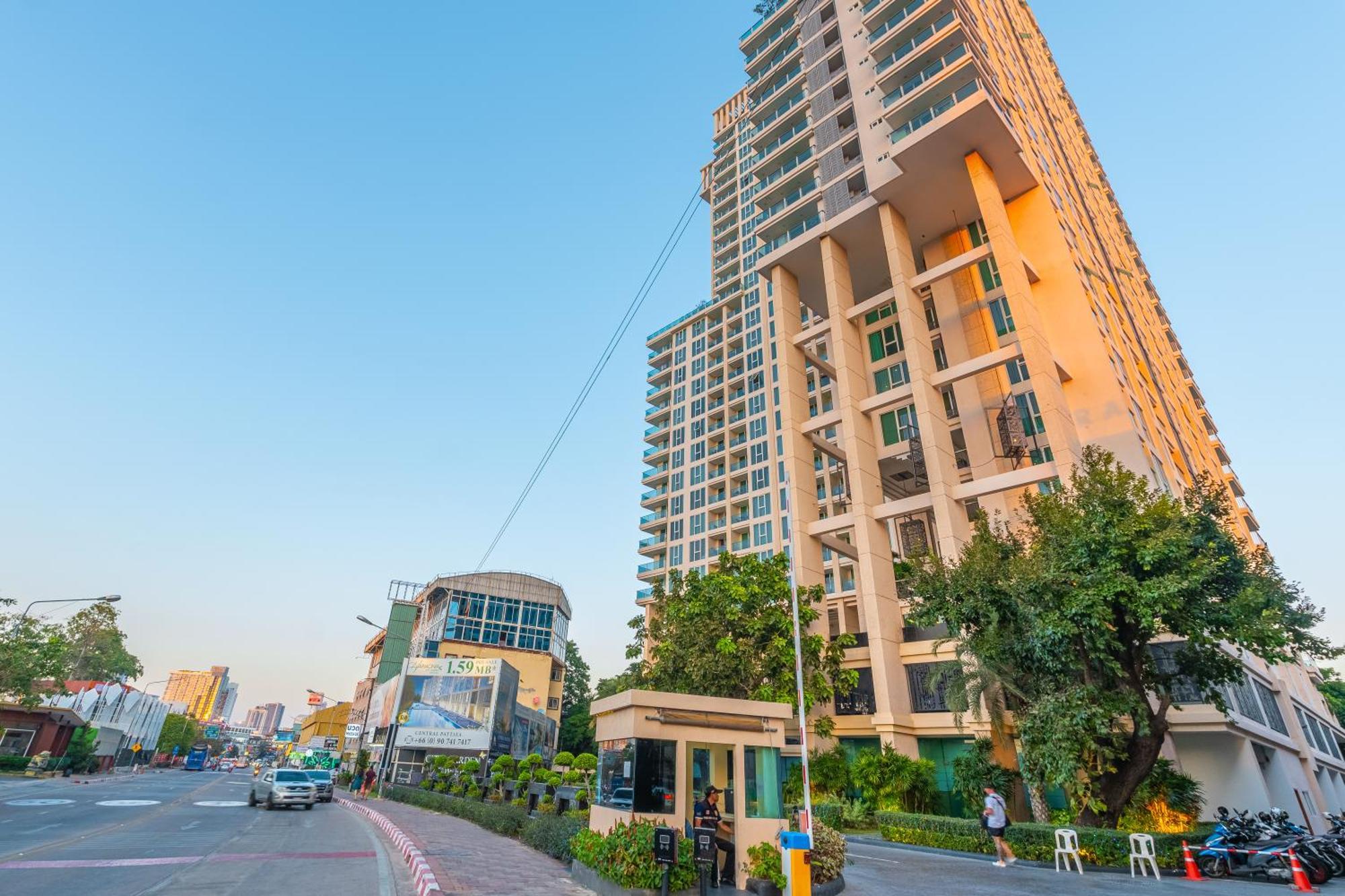City Garden Tower By Pattaya Holiday Екстериор снимка