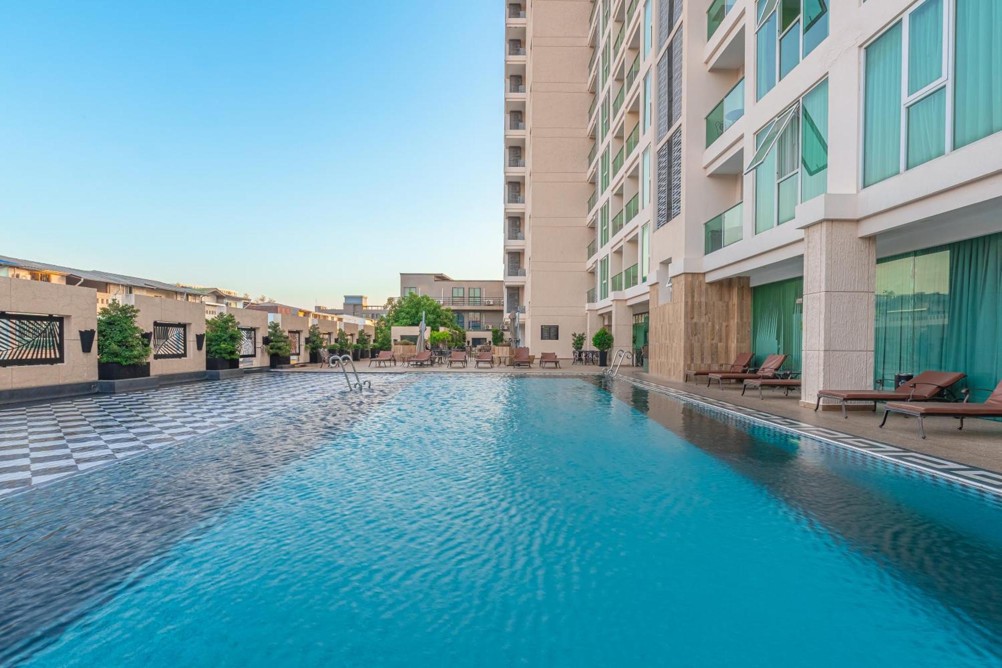 City Garden Tower By Pattaya Holiday Екстериор снимка